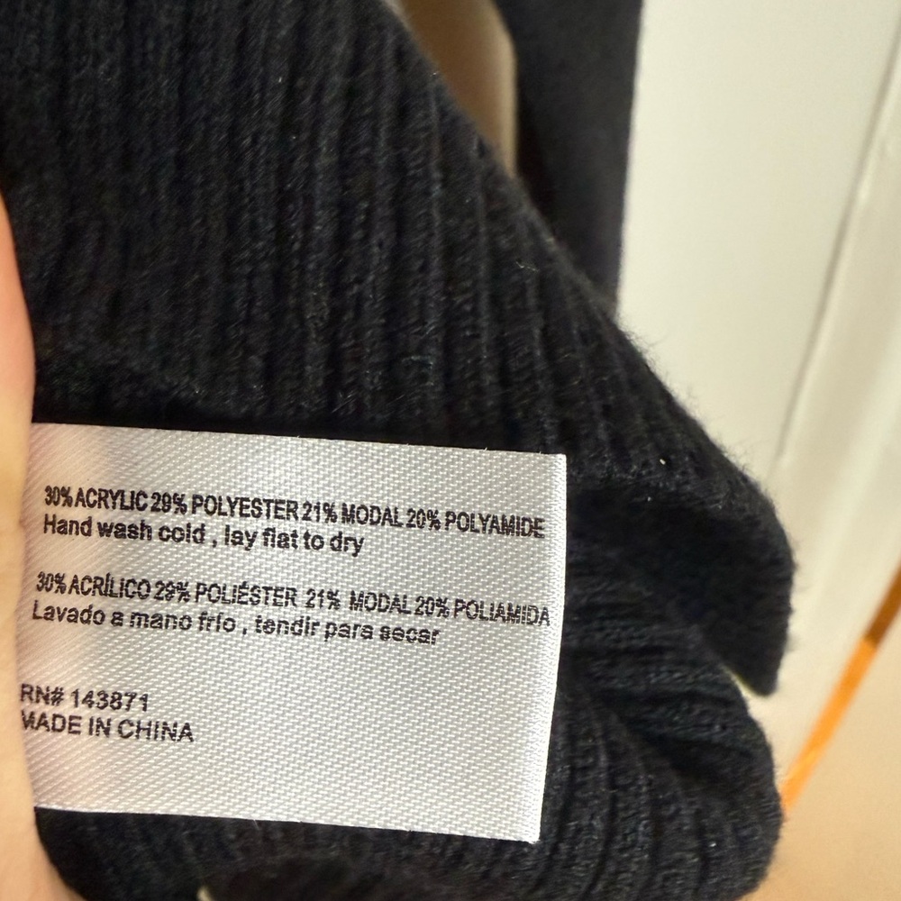 NWT Frankies Bikinis Brooks Button Up Sweater Small ( Fit S/XS ) - Picture 13 of 13